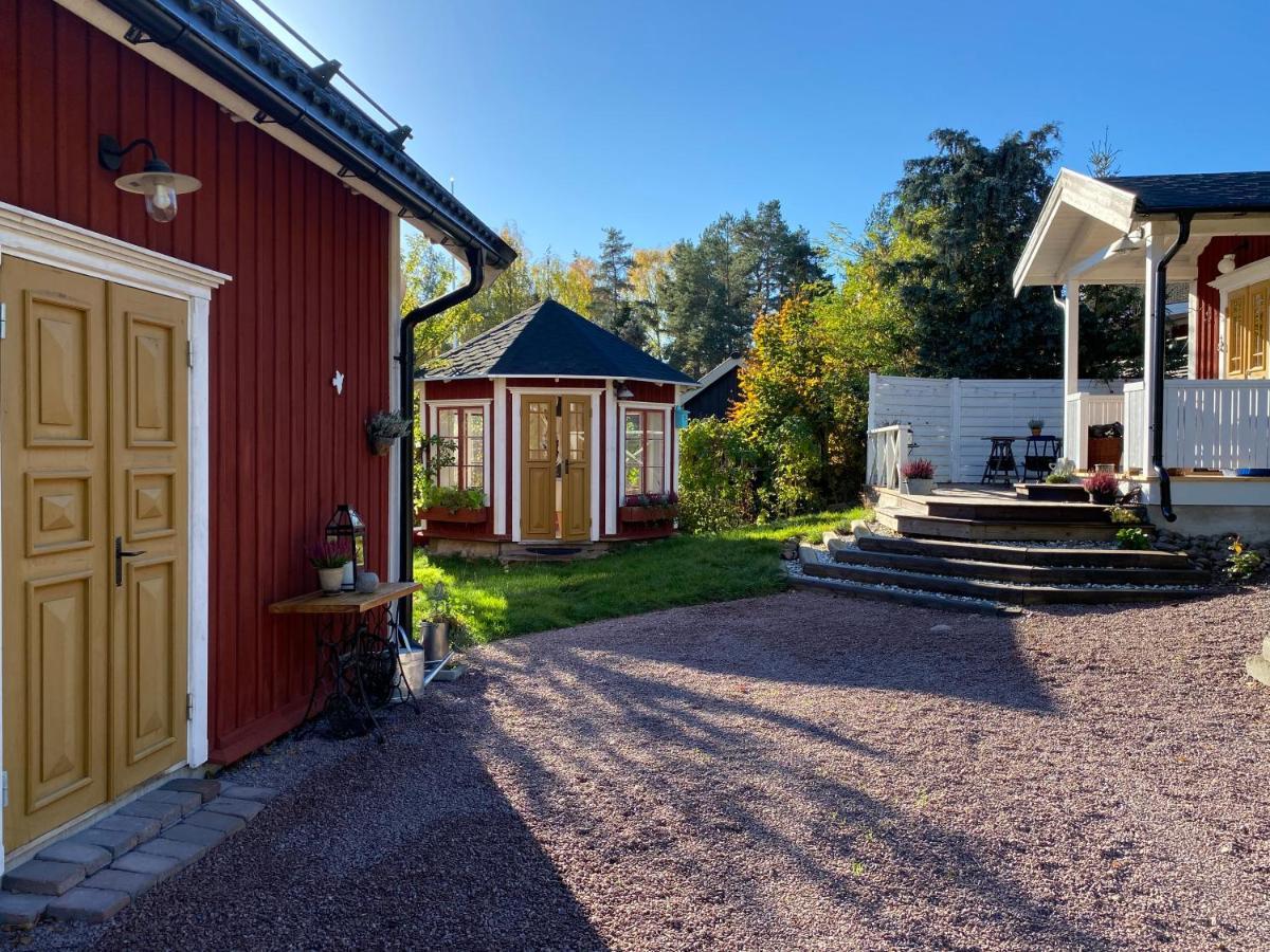 Вилла Roeda Huset Хальстахаммар Экстерьер фото